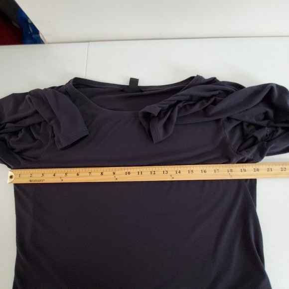 Athleta All Around Ruched Top Size L Soft Black Stretch Lightweight Pullover - Picture 5 of 12